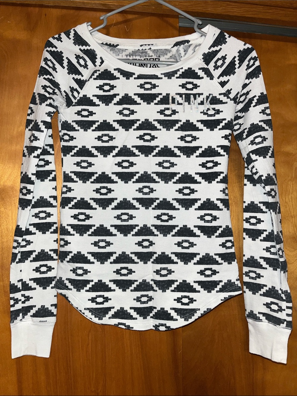Women’s PINK Black & White Aztec Long Sleeve Pajama Top